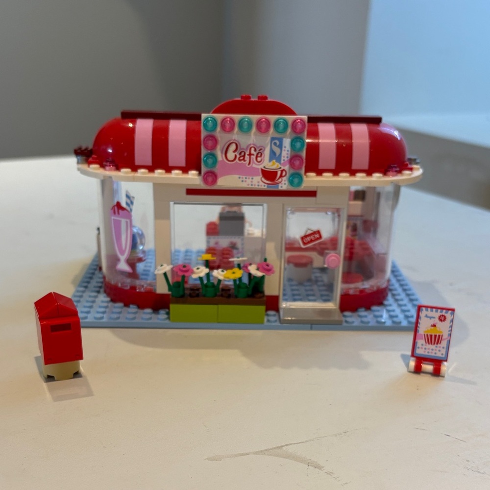 Lego Friends Café Playset